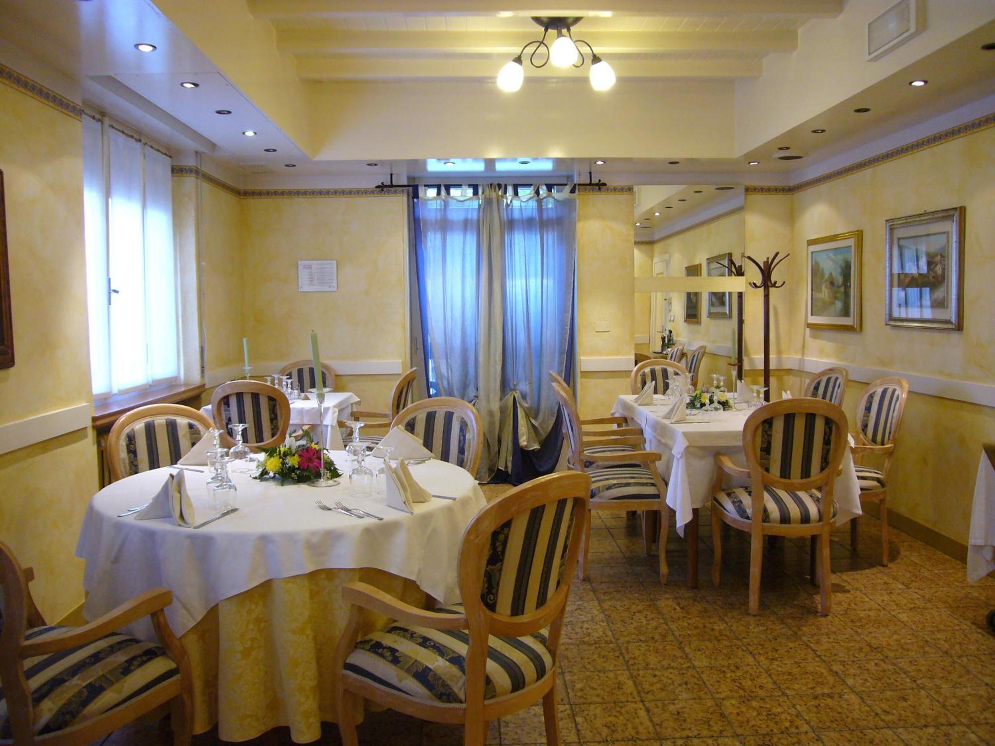 Bed and Breakfast Trattoria Bettola Лонато Экстерьер фото