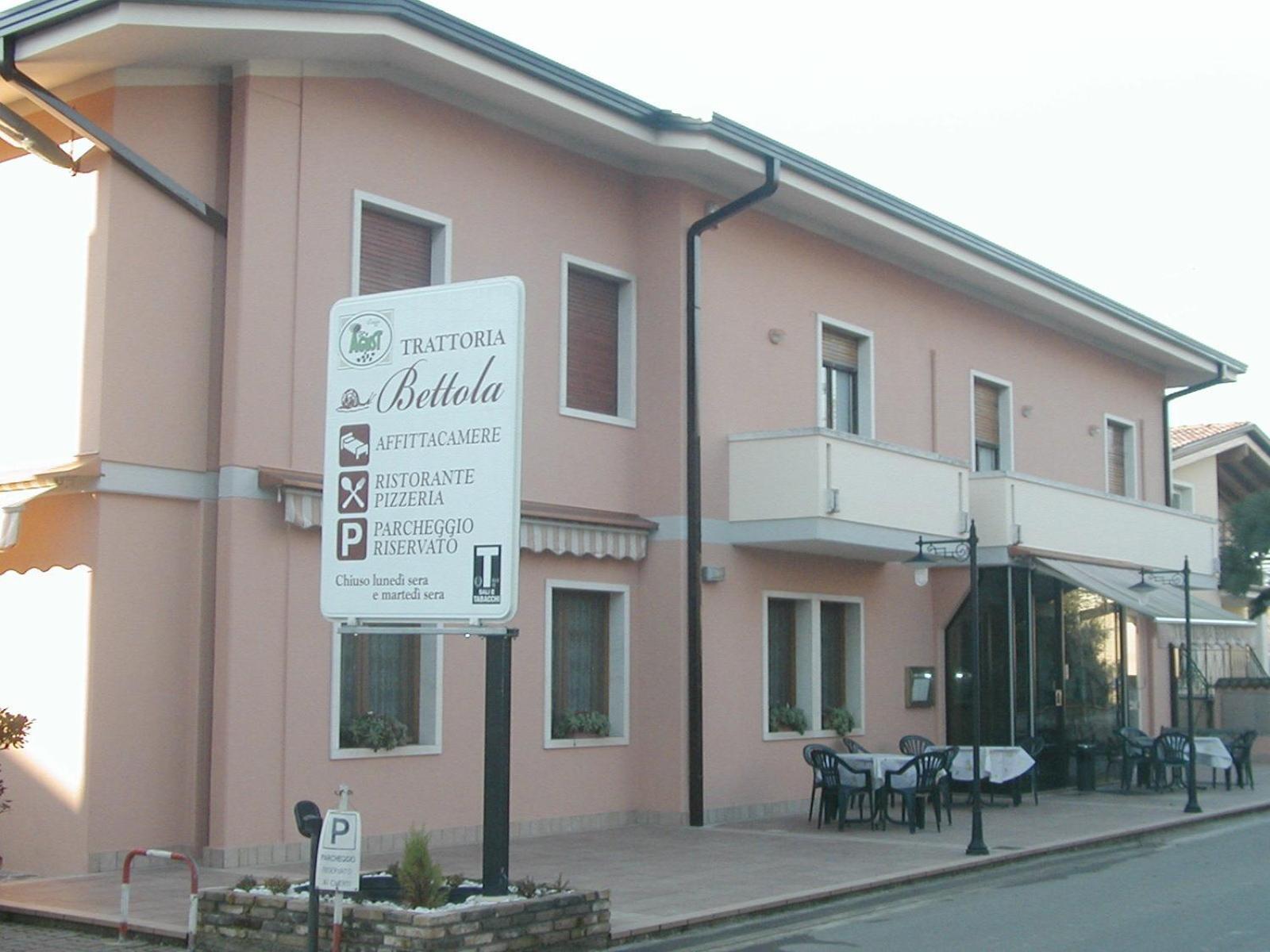 Bed and Breakfast Trattoria Bettola Лонато Экстерьер фото